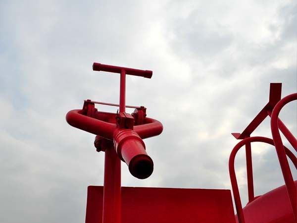 東風雙排座消防灑水車