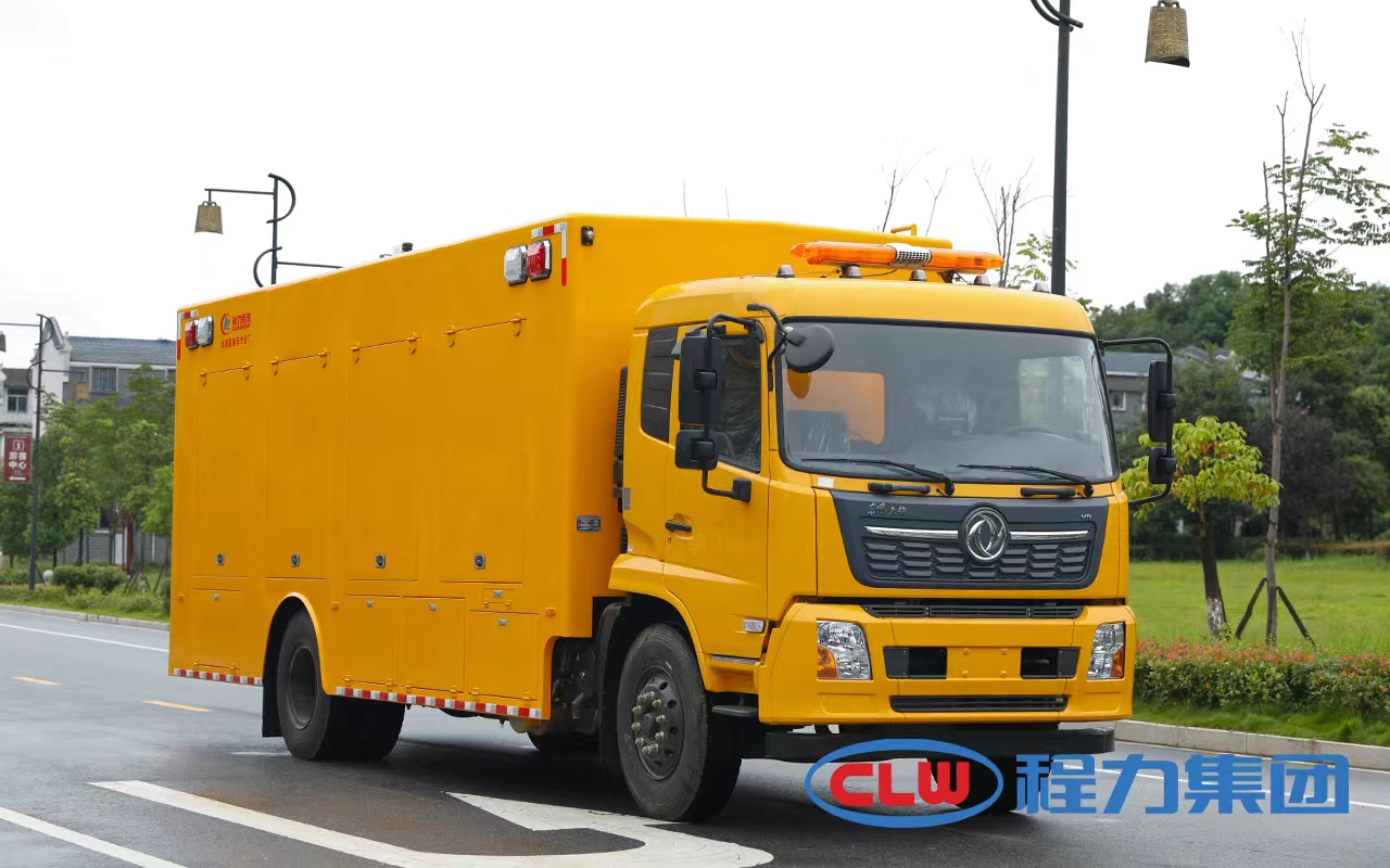 東風(fēng)天錦3000方救險(xiǎn)車(chē)